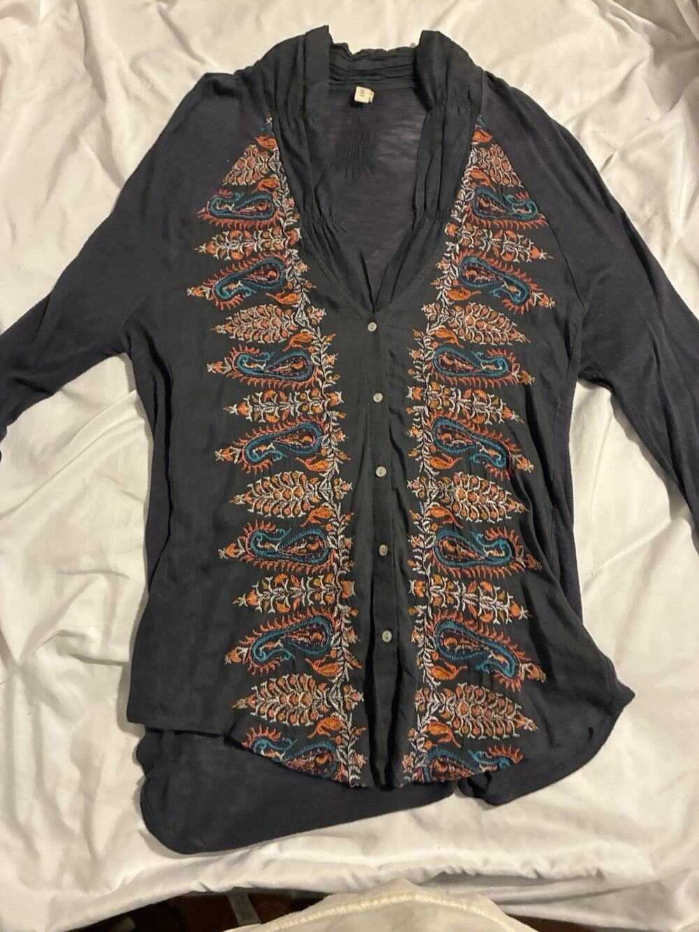 Anthropologie Tiny Gray Silk Cotton Embroidered Floral Boho Blouse Top Sz M
